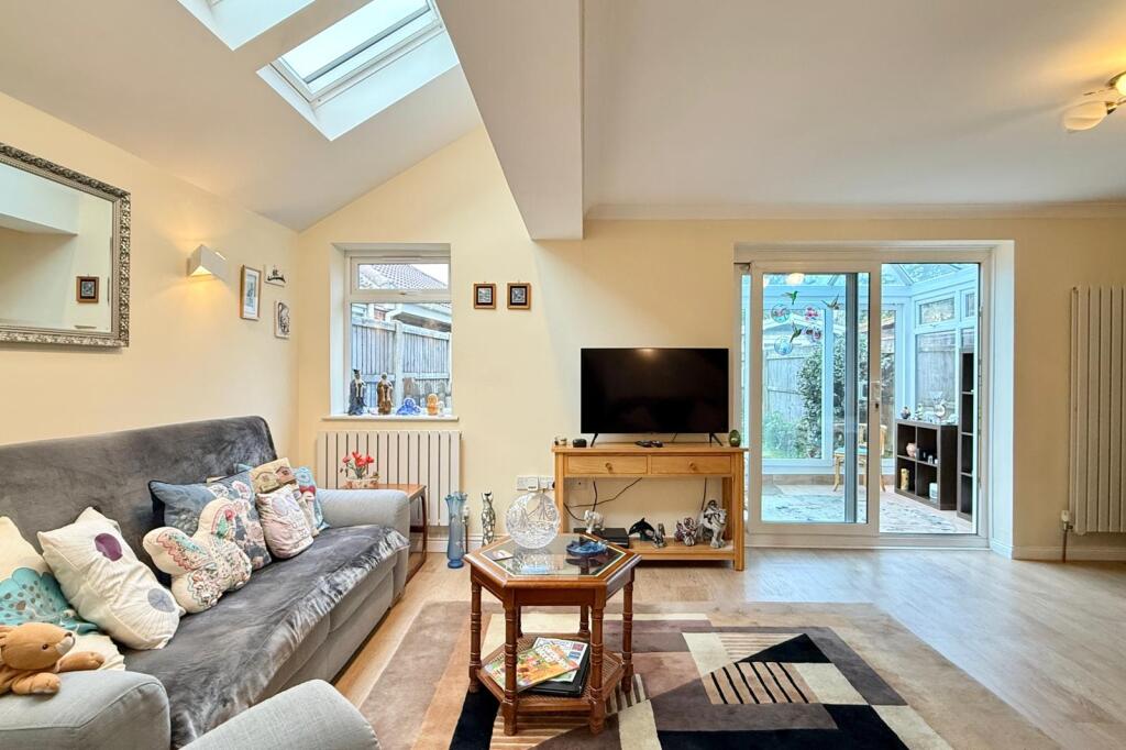 House in New Forest, Ringwood - View 4