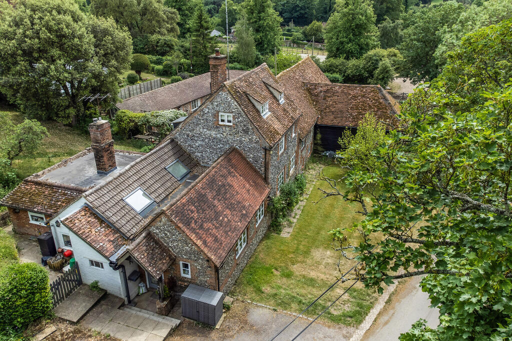 Main image of property: Lower Assendon, Henley-On-Thames, RG9