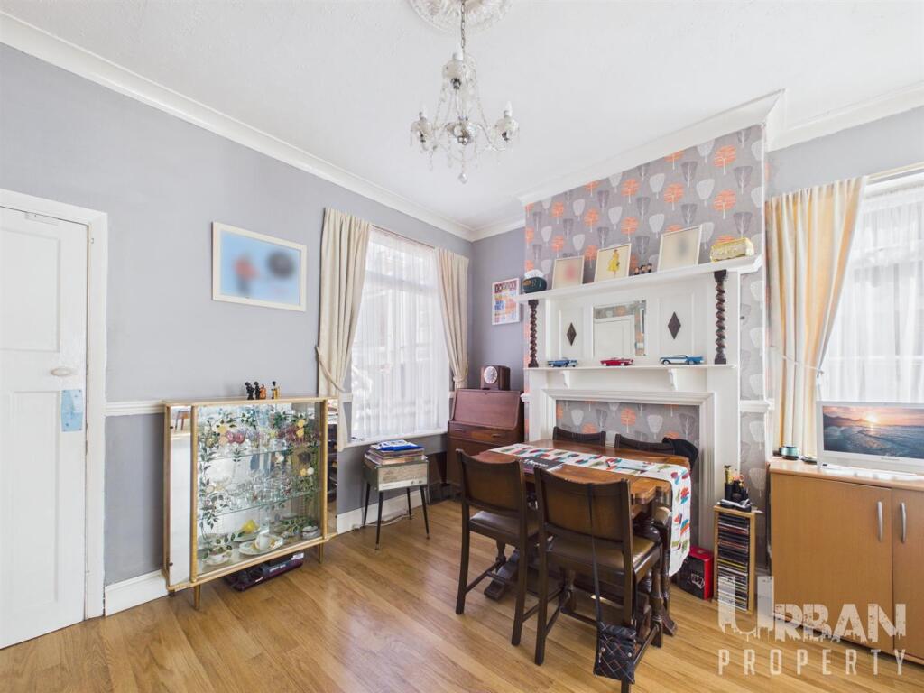 House in Hull - View 5