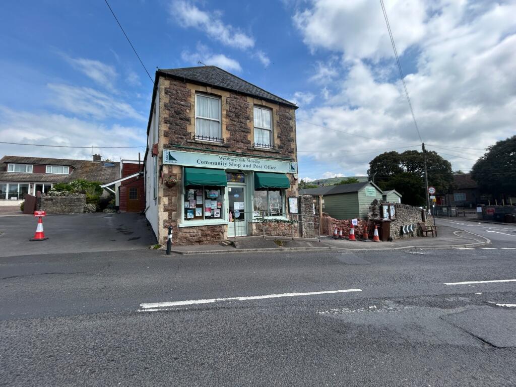Main image of property: The Flat, Green Lantern House