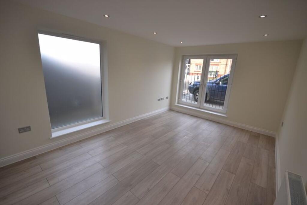 Apartment in Thurrock, Essex - View 4