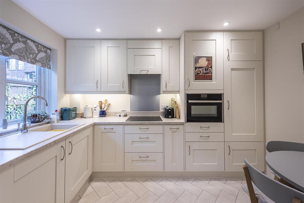 Additional image 3 of Sun Lane, Harpenden