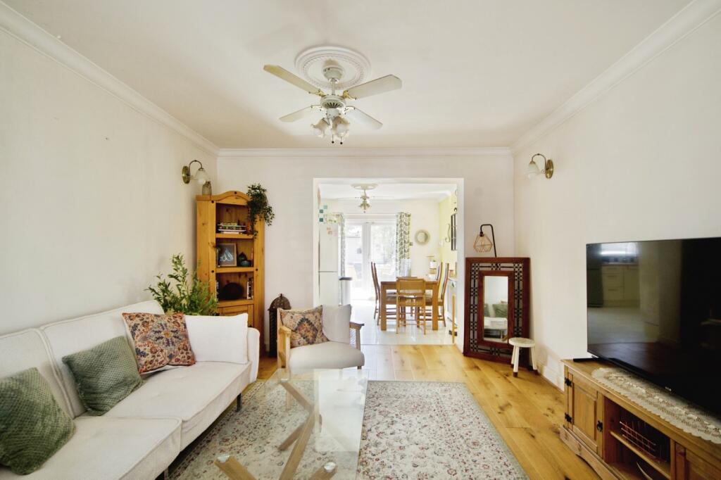House in London - View 3
