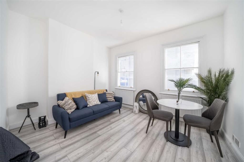 Apartment in London - View 3