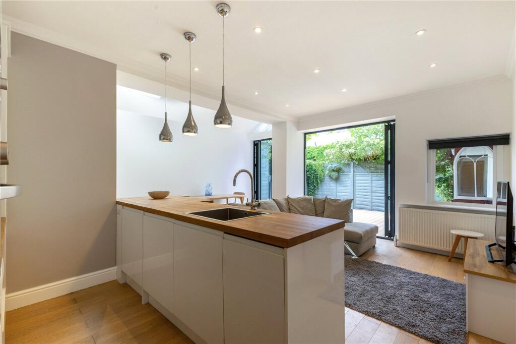 Apartment in London - View 5