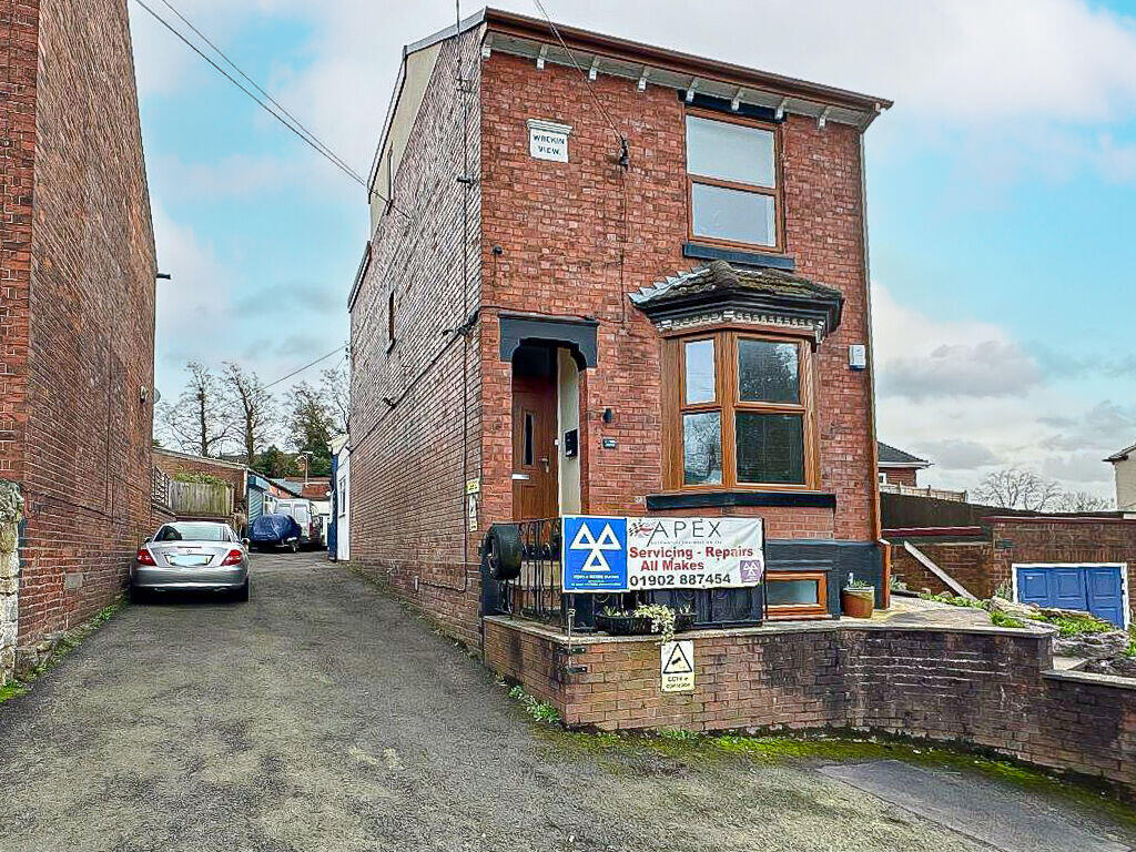 4-bed detached on Gospel End Street, SEDGLEY, DY3 3LS, £650,000