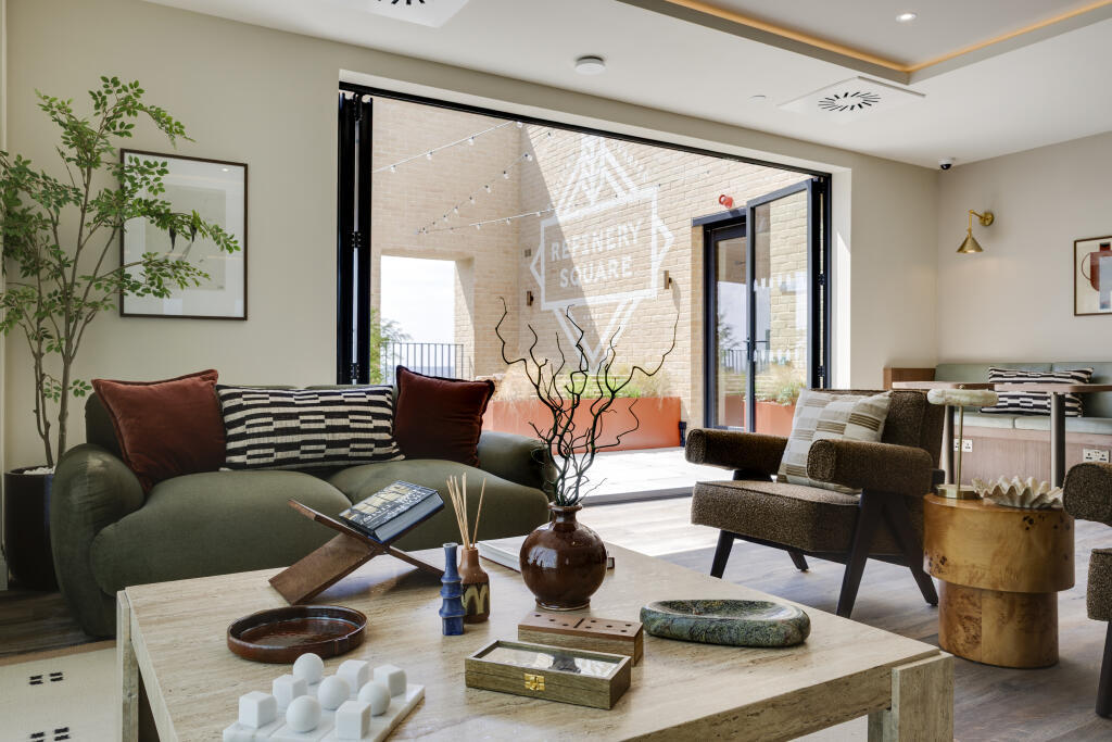 Apartment in Slough - View 5