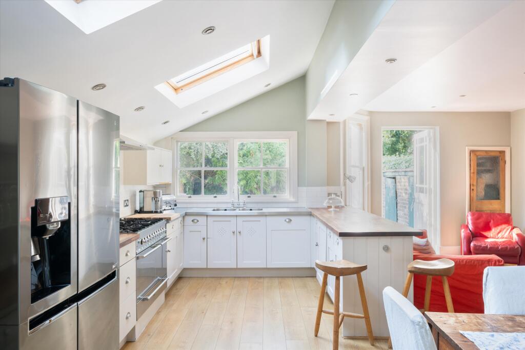 House in London, Brondesbury Park, Queen's Park - View 4