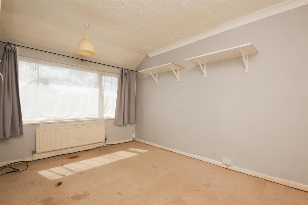 House in Earls Barton - View 5