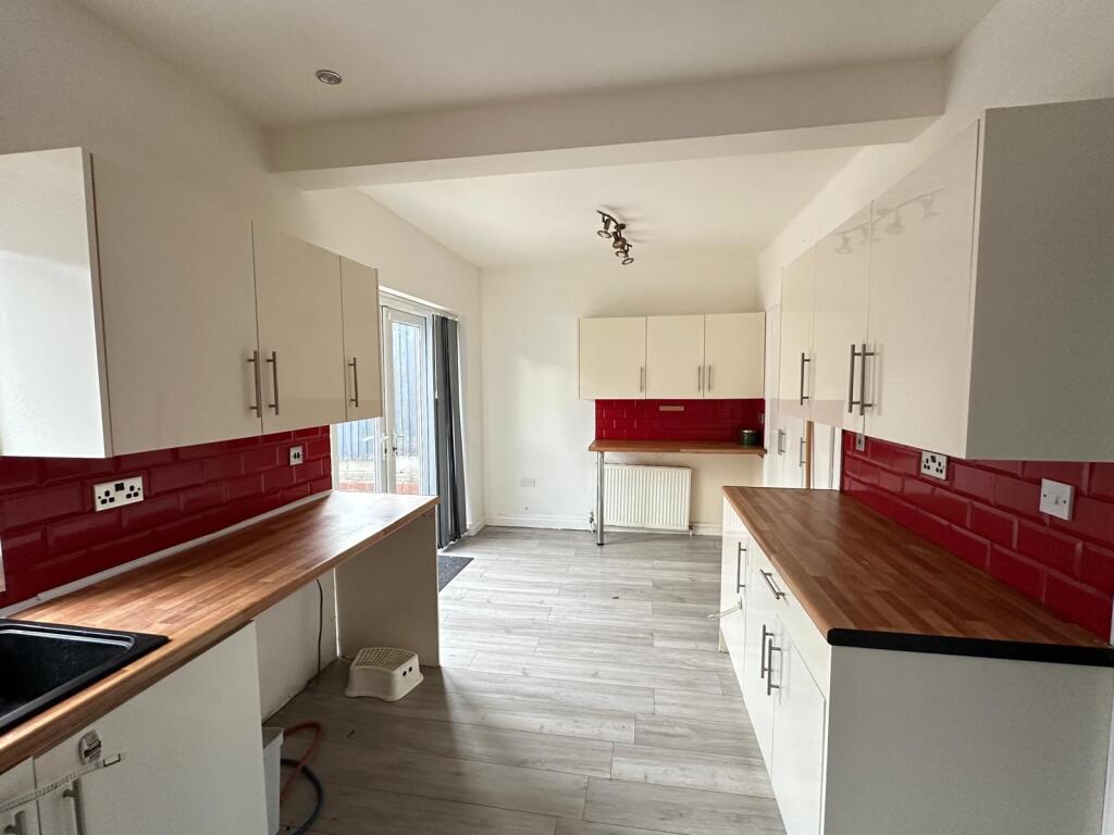 House in Rochdale, Cutgate - More