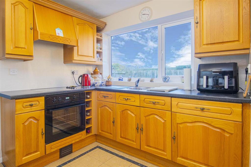 Mill Road, Woodford, Kettering photo 4