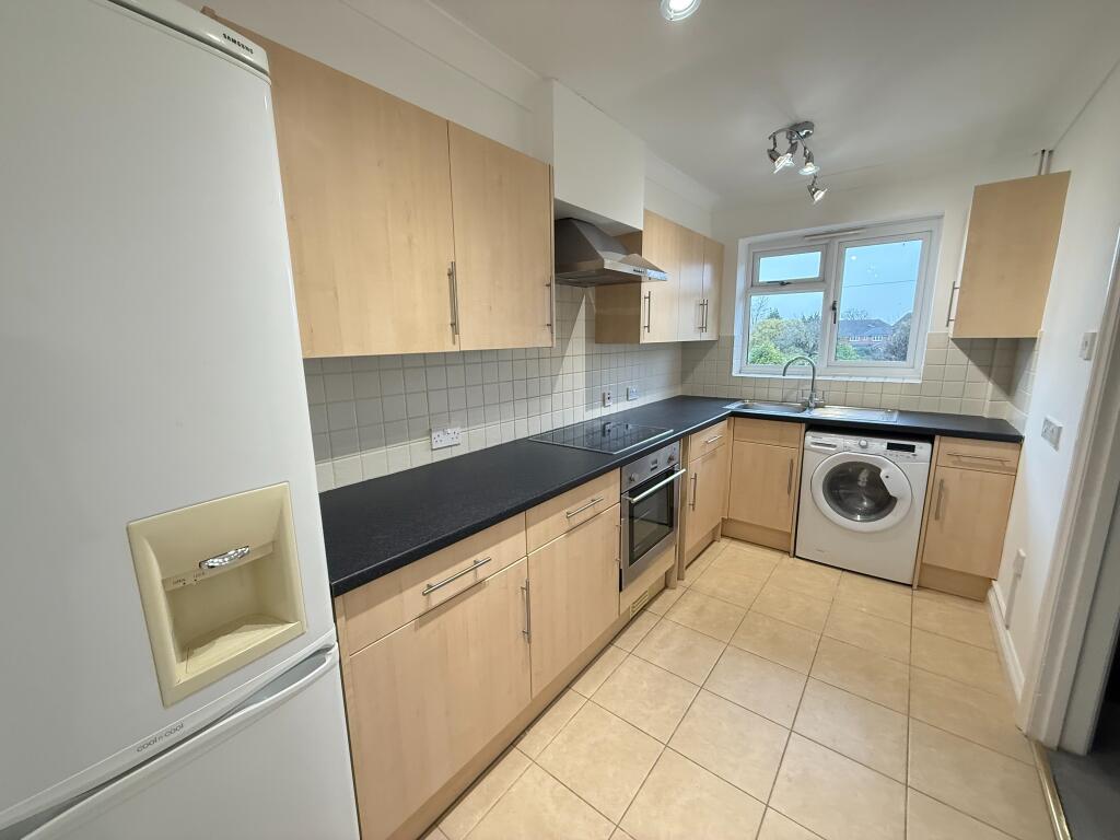 Apartment in Guildford, Ripley - View 4
