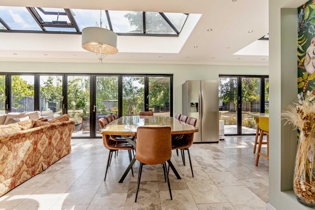 House in Newport, Monmouth - More