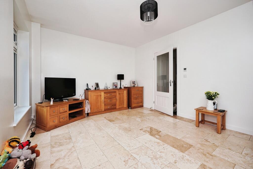 Boulevard Courrieres, Aylesham, Canterbury, Kent, CT3 photo 3