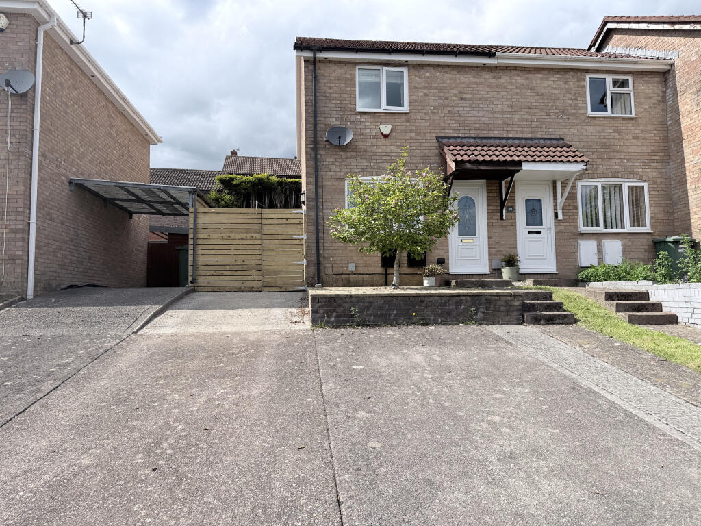 Main image of property: Clos Creyr, Llantwit Fardre, Pontypridd, Rhondda Cynon Taf