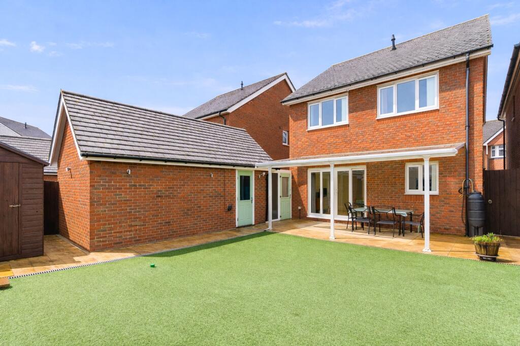Downton Hall Close, Newport, NP20 photo 4