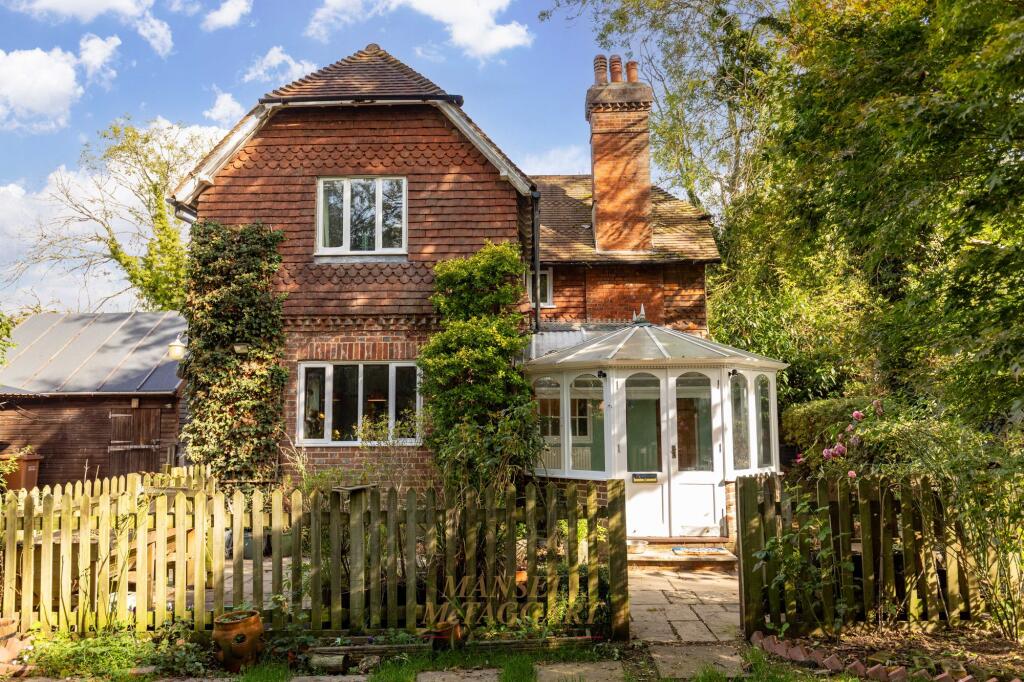 Main image of property: Meath Green Lane, Horley, RH6