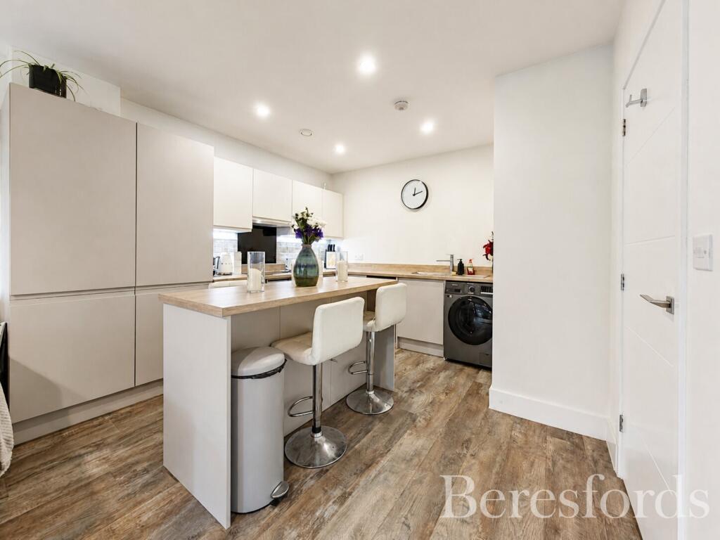Apartment in Colchester, Mile End - View 5