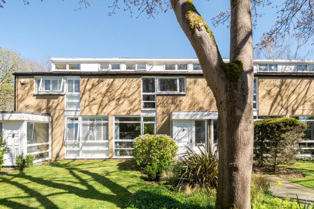 Main image of property: Weymede, Byfleet, West Byfleet, Surrey, KT14