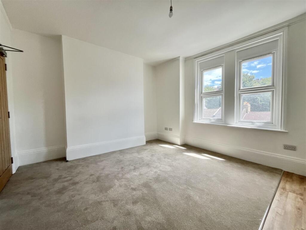 Apartment in Tonbridge - View 5