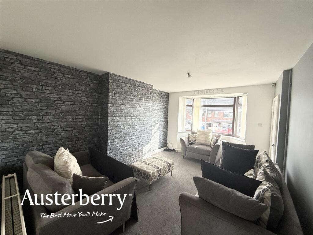 House in Stoke-on-Trent, Tunstall - View 2