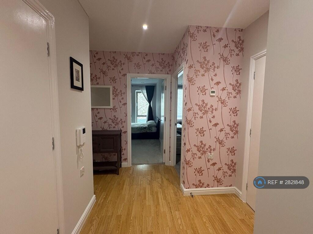 Main image of property: Oak Square, London, SW9