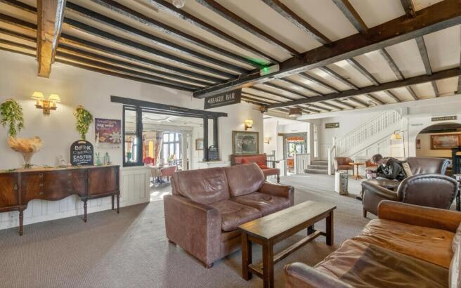 8685235-interior01.jpg