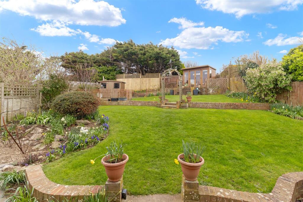 Corsica Close, Seaford photo 2