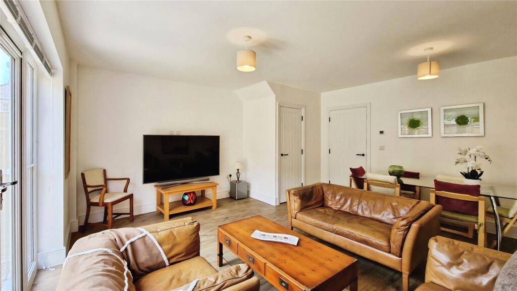 House in Binfield, Bracknell Forest - View 2