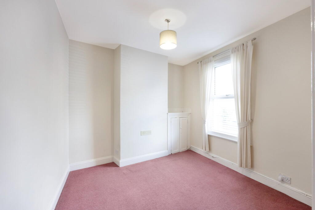 House in Gloucester - View 4