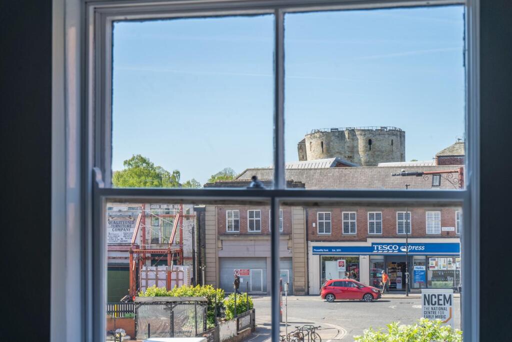 Walmgate, York photo 4