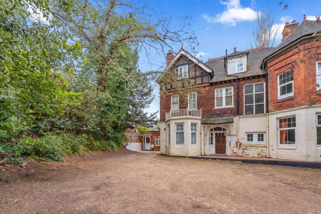 Main image of property: 8 Upper Brighton Road, Surbiton, KT6 6JY