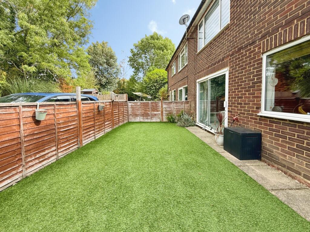 Apartment in Reading - View 4