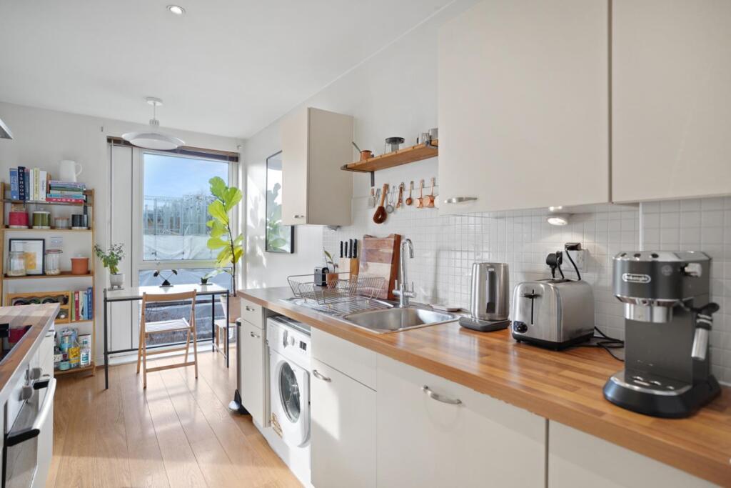 Apartment in London - View 4