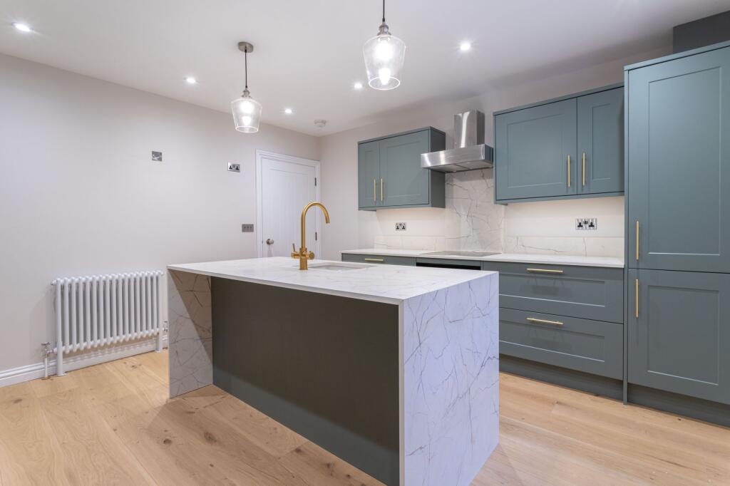 Apartment in Reading - View 4