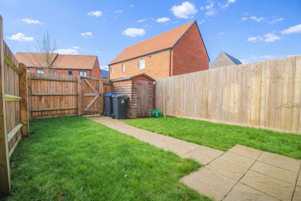 Spindle Walk, Newhall, Harlow photo 3