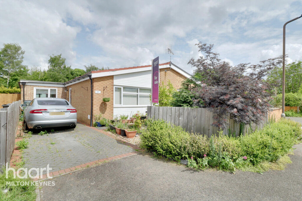 2-bed house on Fulwoods Drive, Leadenhall, £260,000