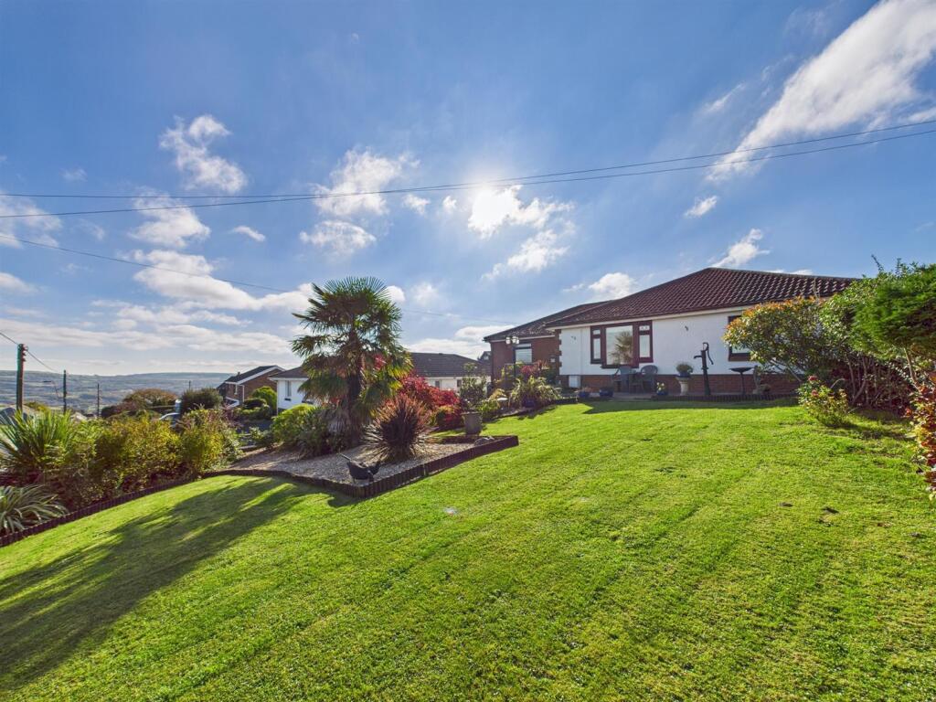 Main image of property: Heol Y Meinciau, Pontyates, Llanelli