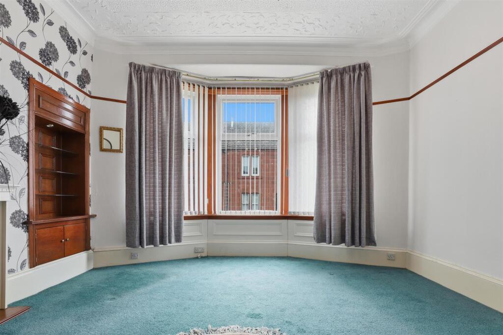 House in Glasgow, West Dunbartonshire - More
