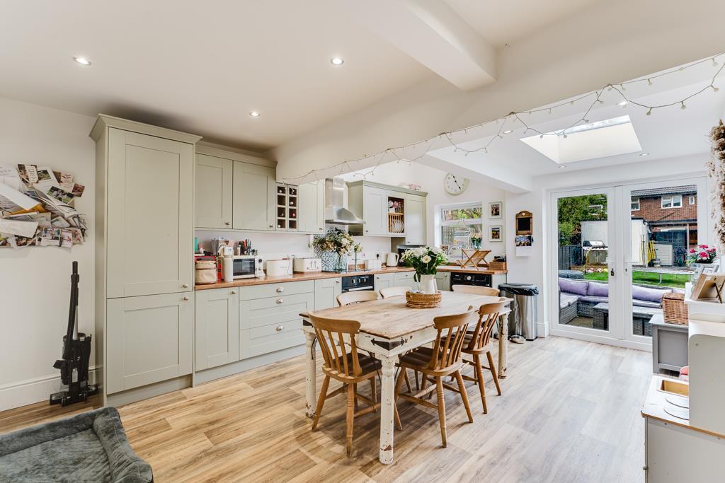 House in Kettering, North Northamptonshire - More