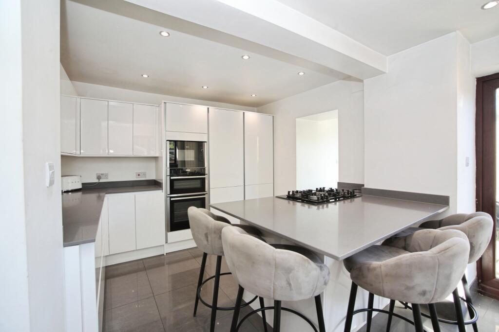 House in Risca, Pontymister - View 2