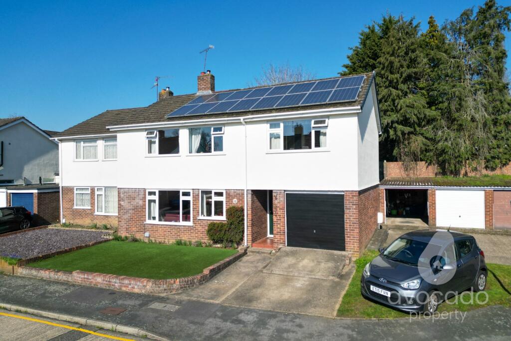 Main image of property: Latham Avenue, Frimley, Camberley, Surrey, GU16 8PW