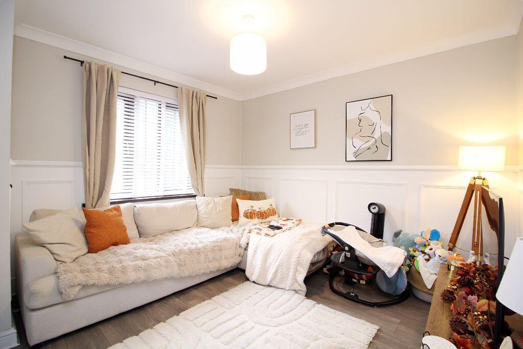 House in Cardiff, Llantrisant - View 3
