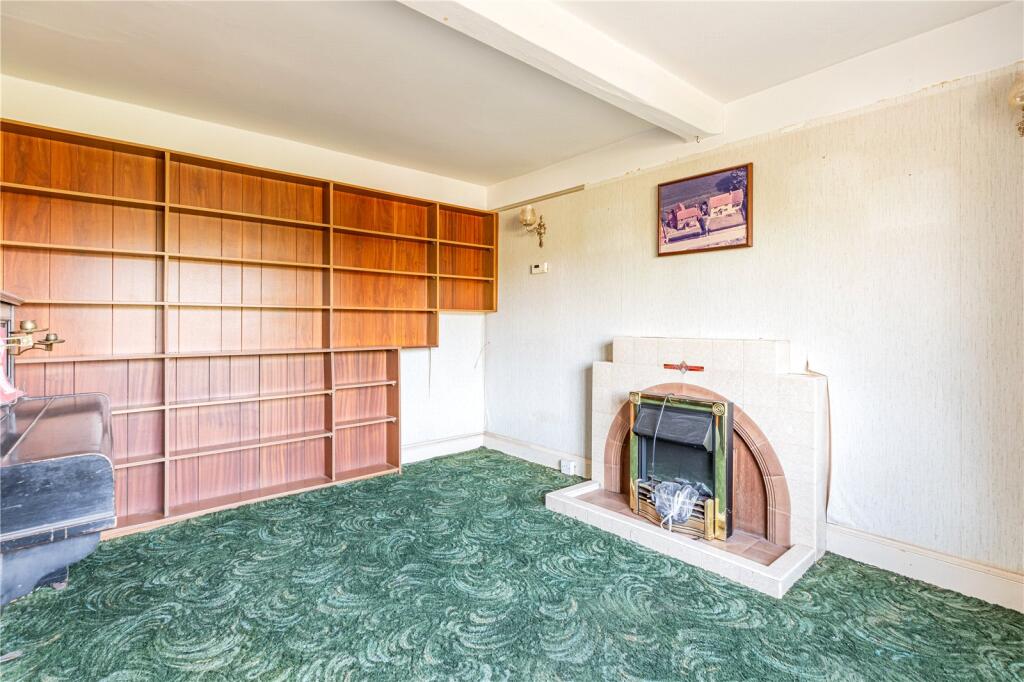 High Street, Easterton, Devizes, Wiltshire, SN10 photo 2