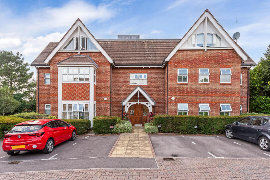 Main image of property: Locks Road, Locks Heath, Southampton