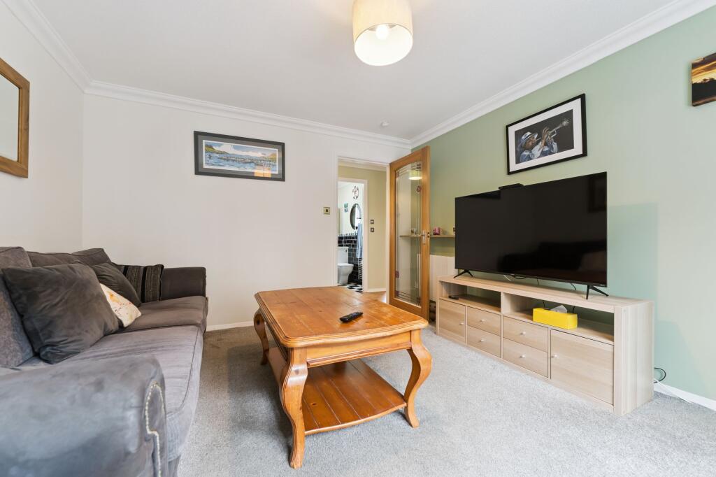 Apartment in Glasgow, Yoker - View 4