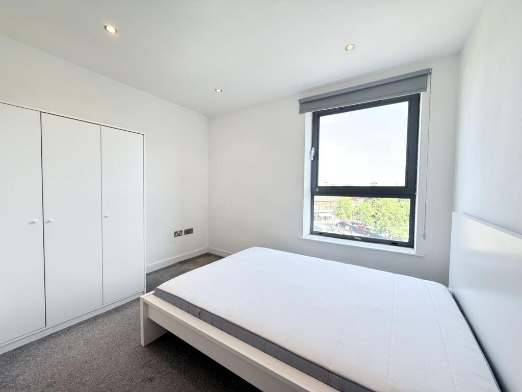 Apartment in Sheffield, South Yorkshire - View 4