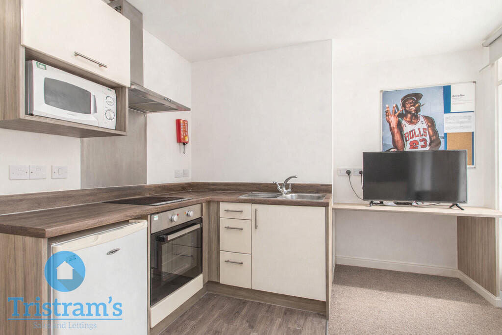 Apartment in Nottingham, Nottinghamshire - View 5