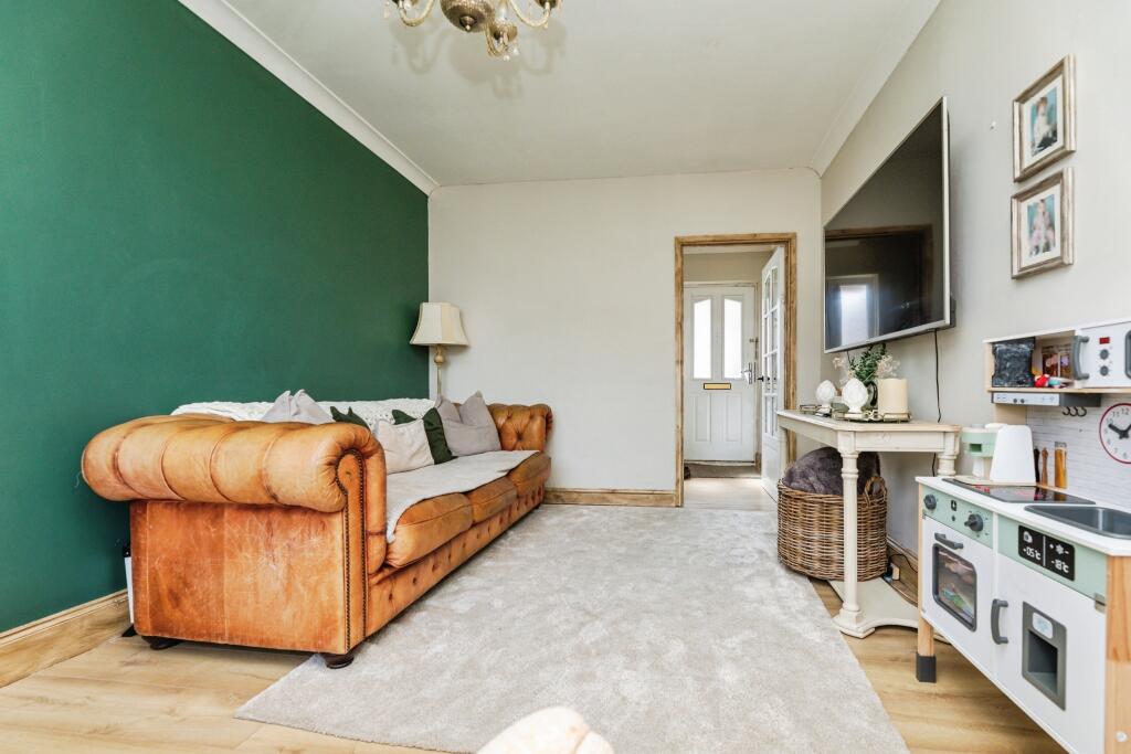 Hollywell Close, Rawmarsh, Rotherham, S62 photo 4