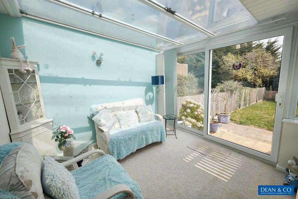 Meadway Crescent, Hove, East Sussex, BN3 photo 4